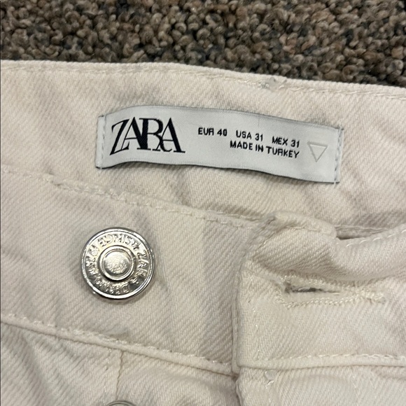 Zara Cream Denim Jeans - Picture 2 of 5